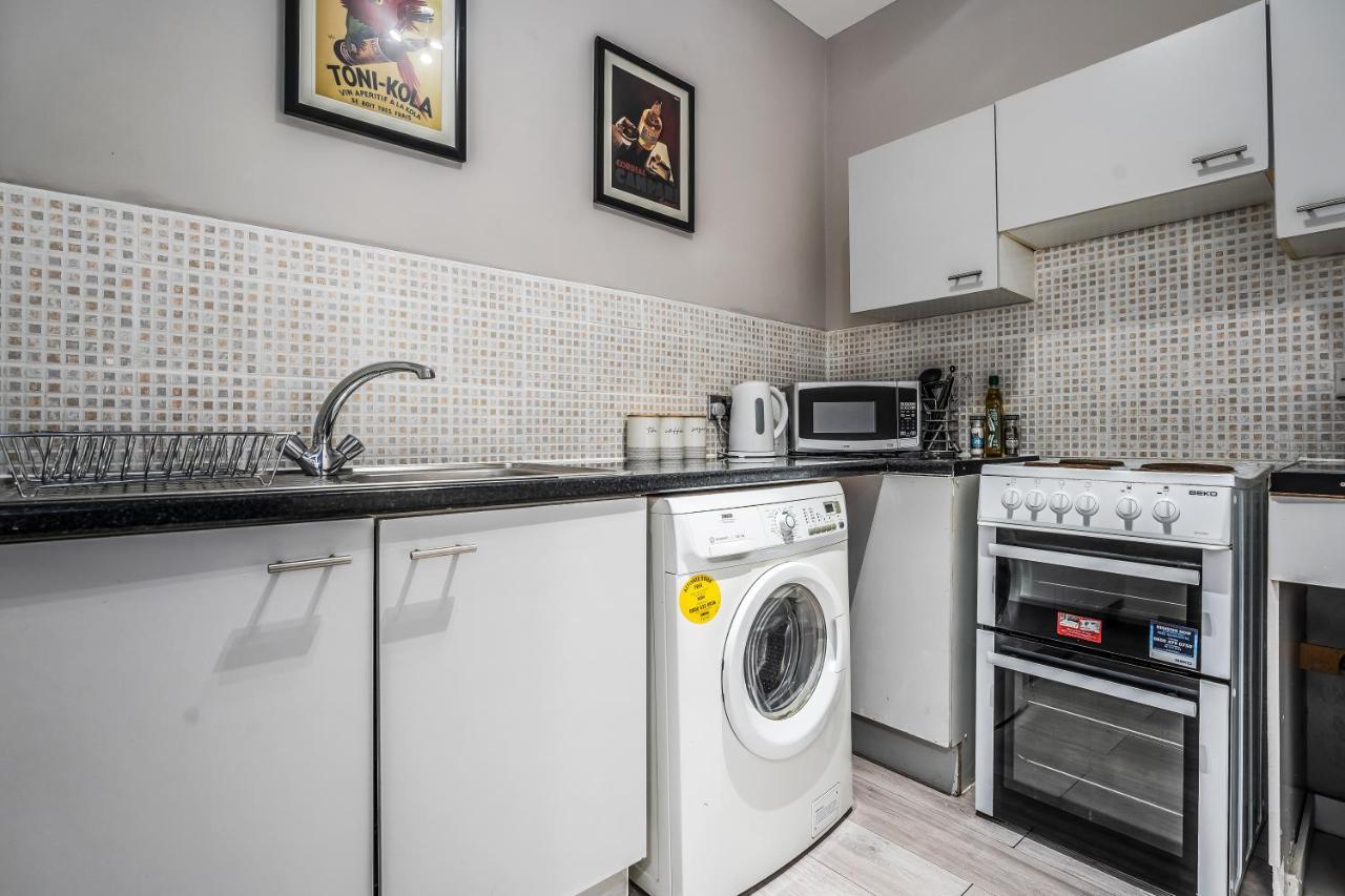 Private Ground Floor Main Door Entrance - Spacious 2 Bedroom Property - The Shore, Leith 爱丁堡 外观 照片